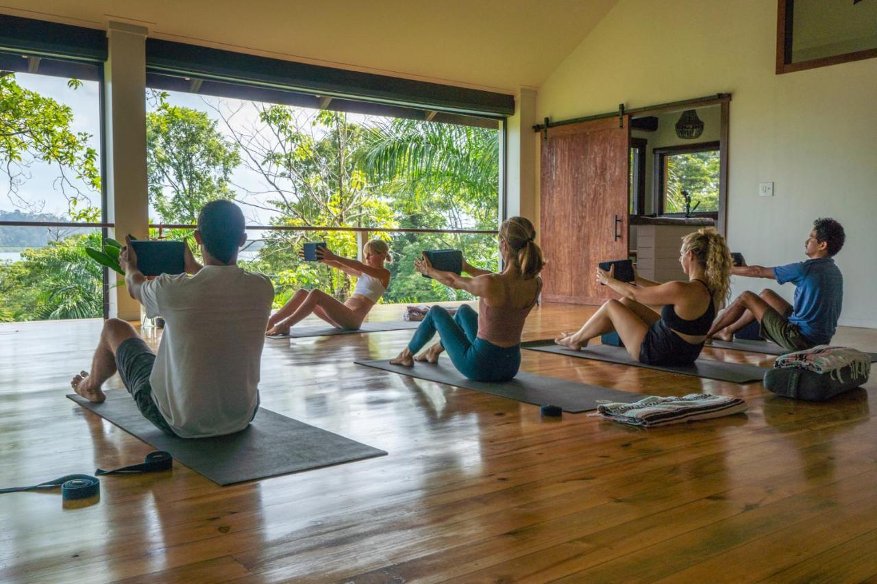 Roam Yoga & Wellness Lodge Bocas Town Exterior foto